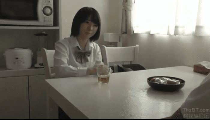 Bokep Indo Mancing Nafsu Pacar di Ruang Makan Part5