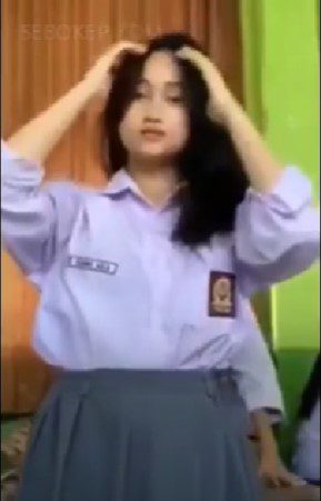 Bokep SMA Cantik Pecah Perawan Saat Kelulusan