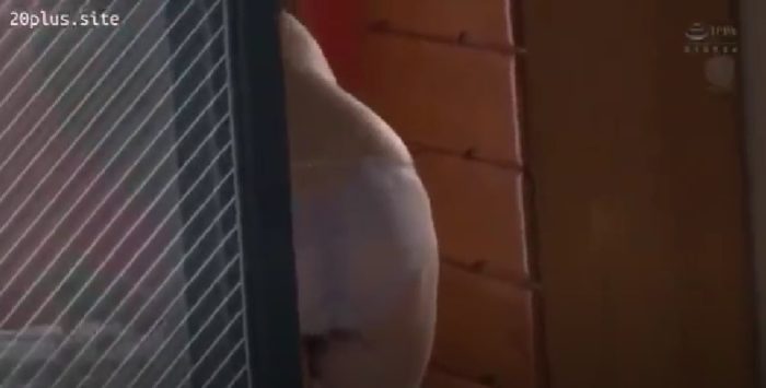 Ngintip Tetangga Cantik Sedang Colmek