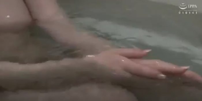 Dikocok Kontol Sama Tante Sebelum Tidur