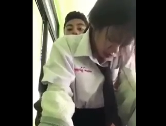 Putri SMA Cantik Di Wiwik Pa Guru Croot Di Buku