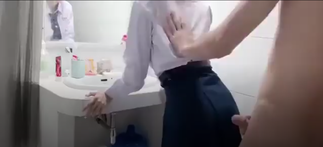 Bocil SMP Cantik Bolos Gak Tahan Pengen Wikwik Sama Om Om
